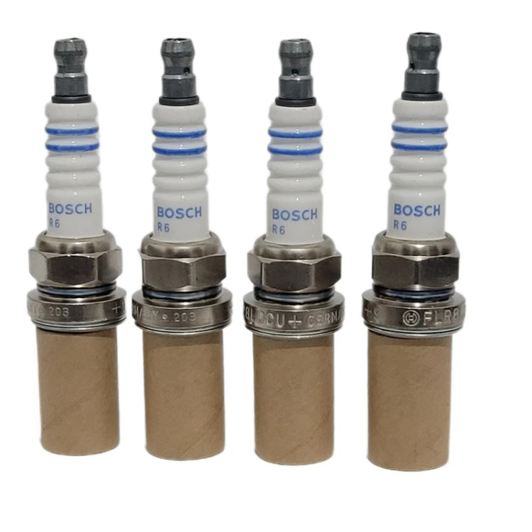 شمع خودرو بوش مدل FR7DC+8 بسته 4 عددی